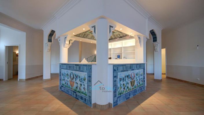 Image No.52-5 Bed House for sale