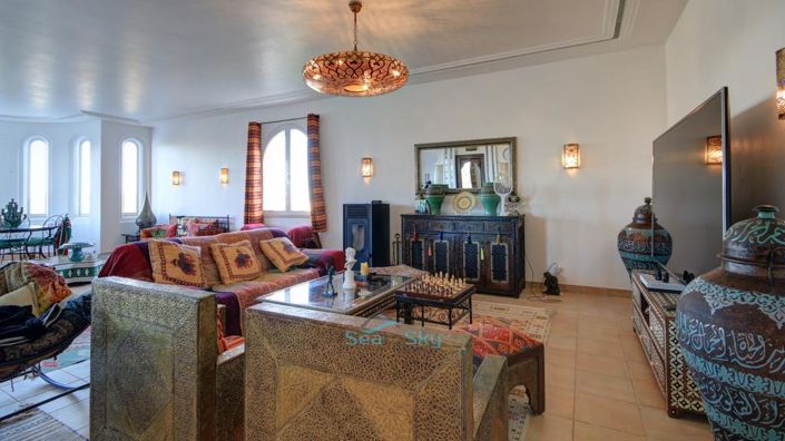 Image No.9-5 Bed House for sale