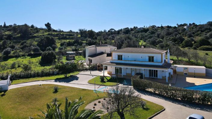 Image No.18-4 Bed House for sale