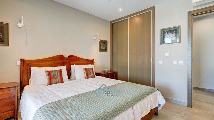 Image No.42-4 Bed House for sale