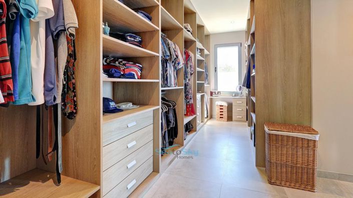 Image No.52-4 Bed House for sale