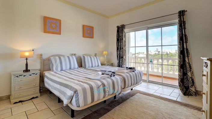 Image No.41-5 Bed House for sale