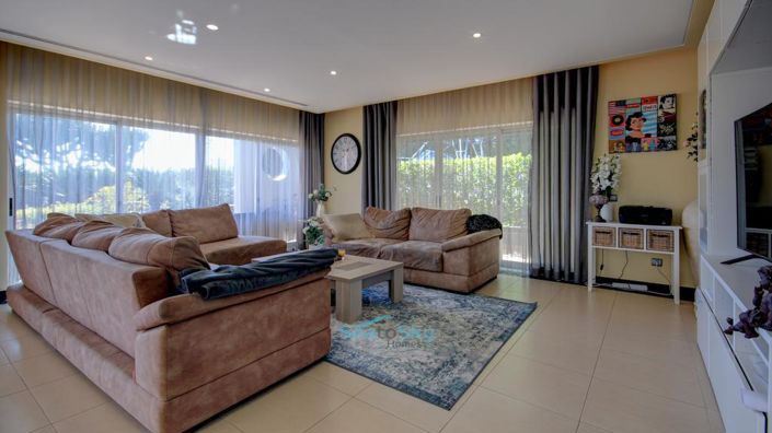 Image No.10-6 Bed House for sale