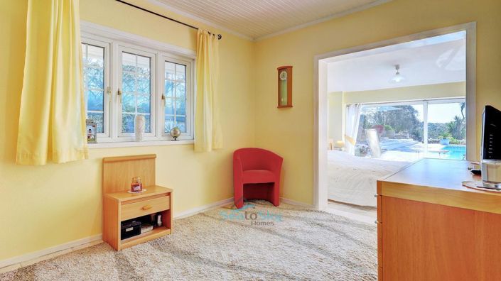 Image No.24-5 Bed House for sale