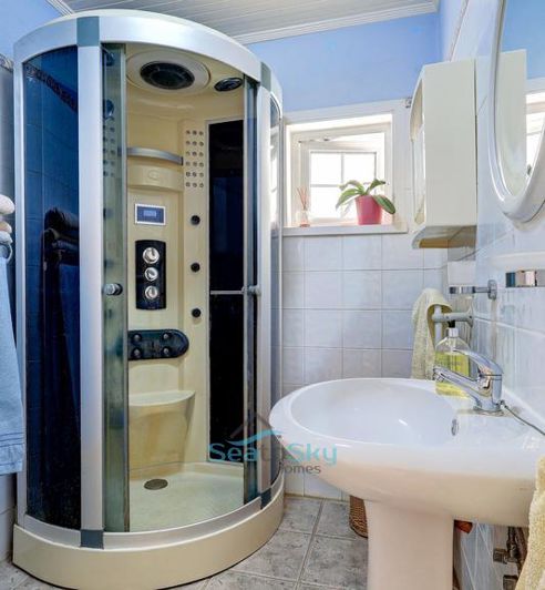 Image No.32-5 Bed House for sale