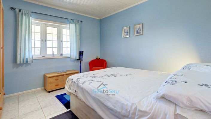 Image No.40-5 Bed House for sale