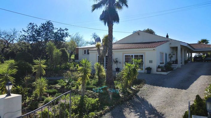 Image No.6-5 Bed House for sale