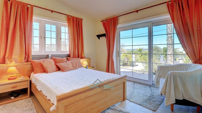 Image No.52-5 Bed House for sale