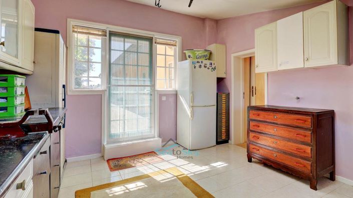 Image No.57-5 Bed House for sale