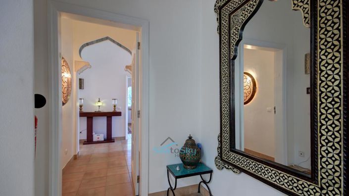 Image No.26-5 Bed House for sale