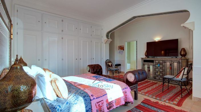 Image No.29-5 Bed House for sale