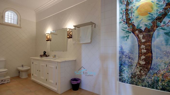 Image No.56-5 Bed House for sale