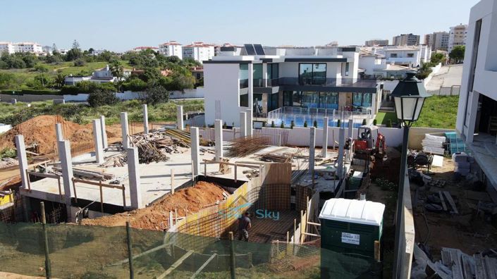 Image No.27-4 Bed House for sale