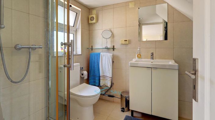 Image No.26-5 Bed House for sale