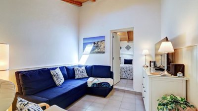 lounge with skylight