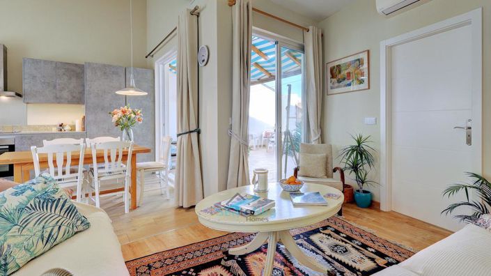 Image No.18-3 Bed House for sale