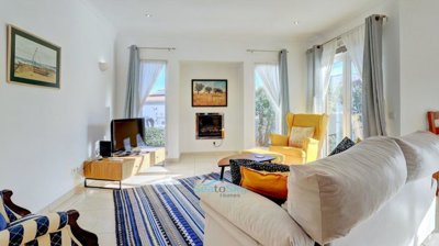 with dual aspect windows
