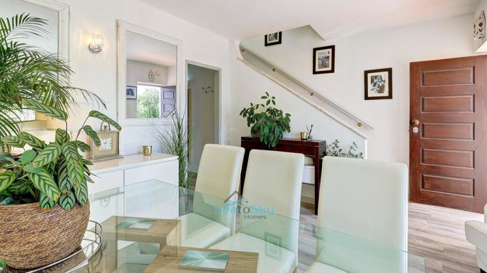 Image No.9-5 Bed House for sale