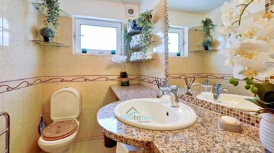 guest cloakroom