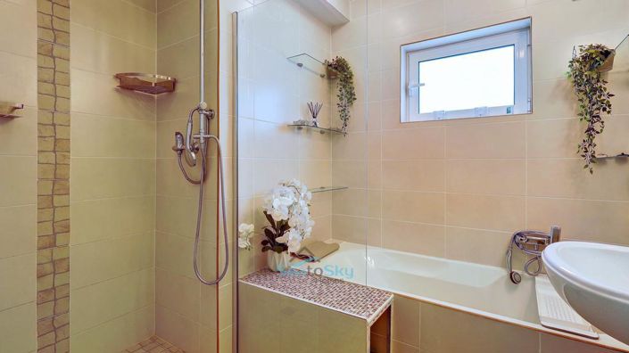 Image No.40-3 Bed House for sale