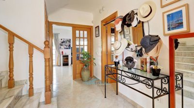 spacious entrance hall