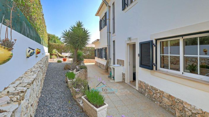 Image No.24-4 Bed House for sale
