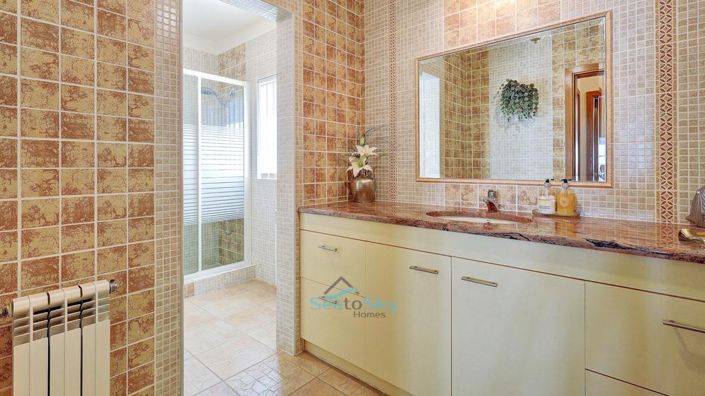 Image No.37-4 Bed House for sale