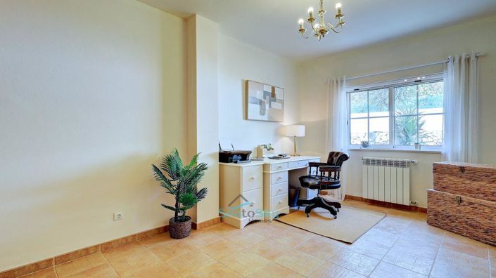 Image No.38-4 Bed House for sale