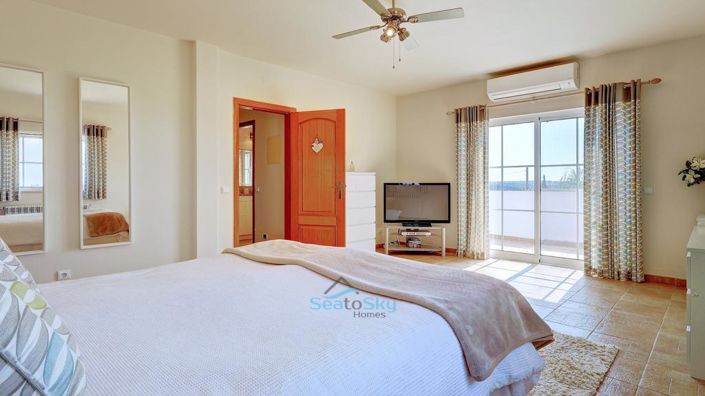Image No.44-4 Bed House for sale