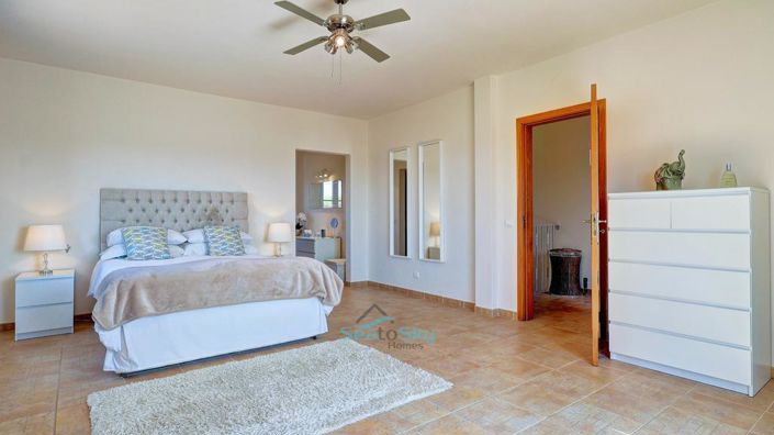 Image No.48-4 Bed House for sale