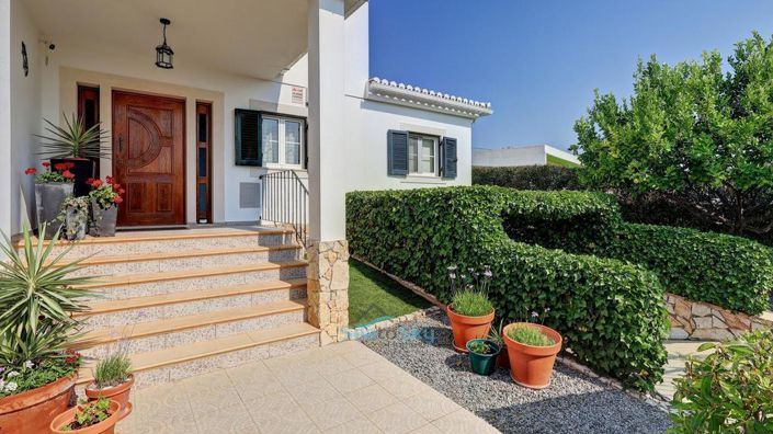 Image No.6-4 Bed House for sale