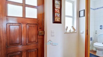 entrance & cloakroom