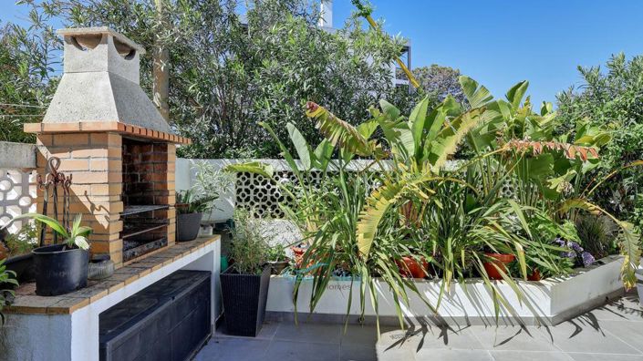Image No.5-5 Bed House for sale