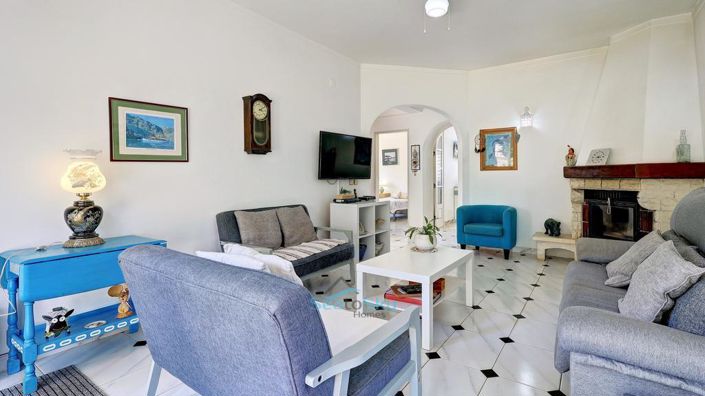 Image No.13-2 Bed House for sale
