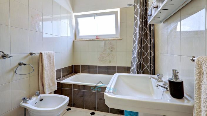 Image No.30-2 Bed House for sale