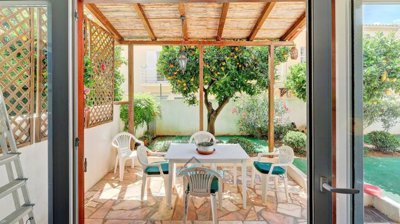 sliding doors to covered terrace