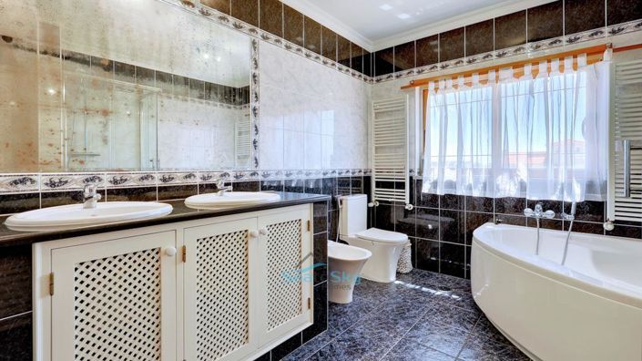 Image No.30-3 Bed Apartment for sale