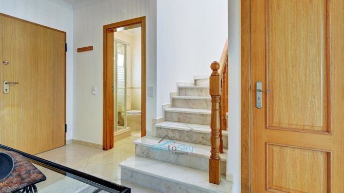 Image No.18-2 Bed House for sale