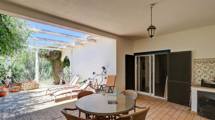 Image No.11-3 Bed House for sale