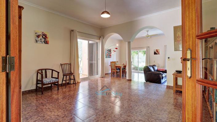 Image No.8-3 Bed House for sale