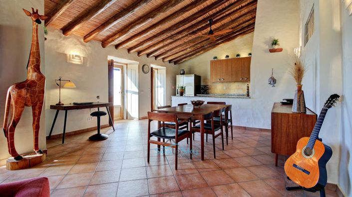 Image No.18-4 Bed House for sale