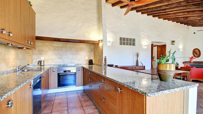 Image No.21-4 Bed House for sale
