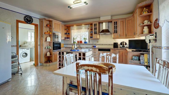 Image No.17-4 Bed House for sale