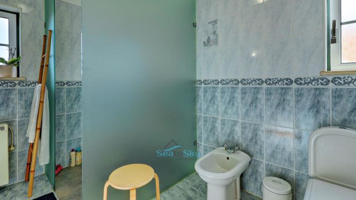 Image No.35-4 Bed House for sale
