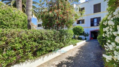 entrance to apartments