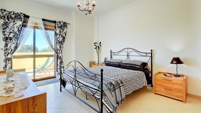 Image No.23-2 Bed Apartment for sale