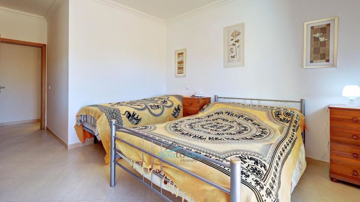 Image No.28-2 Bed Apartment for sale