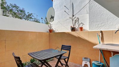 courtyard ideal for bbq