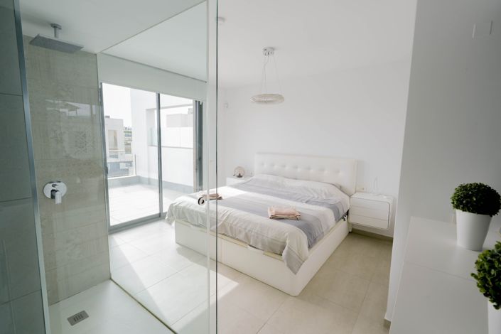 Image No.18-3 Bed Villa for sale