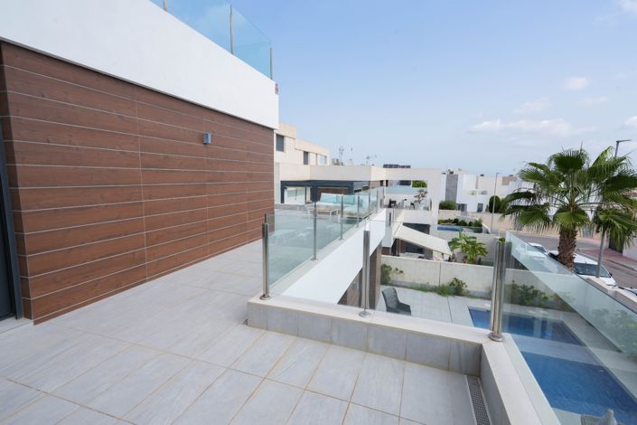 Image No.21-3 Bed Villa for sale